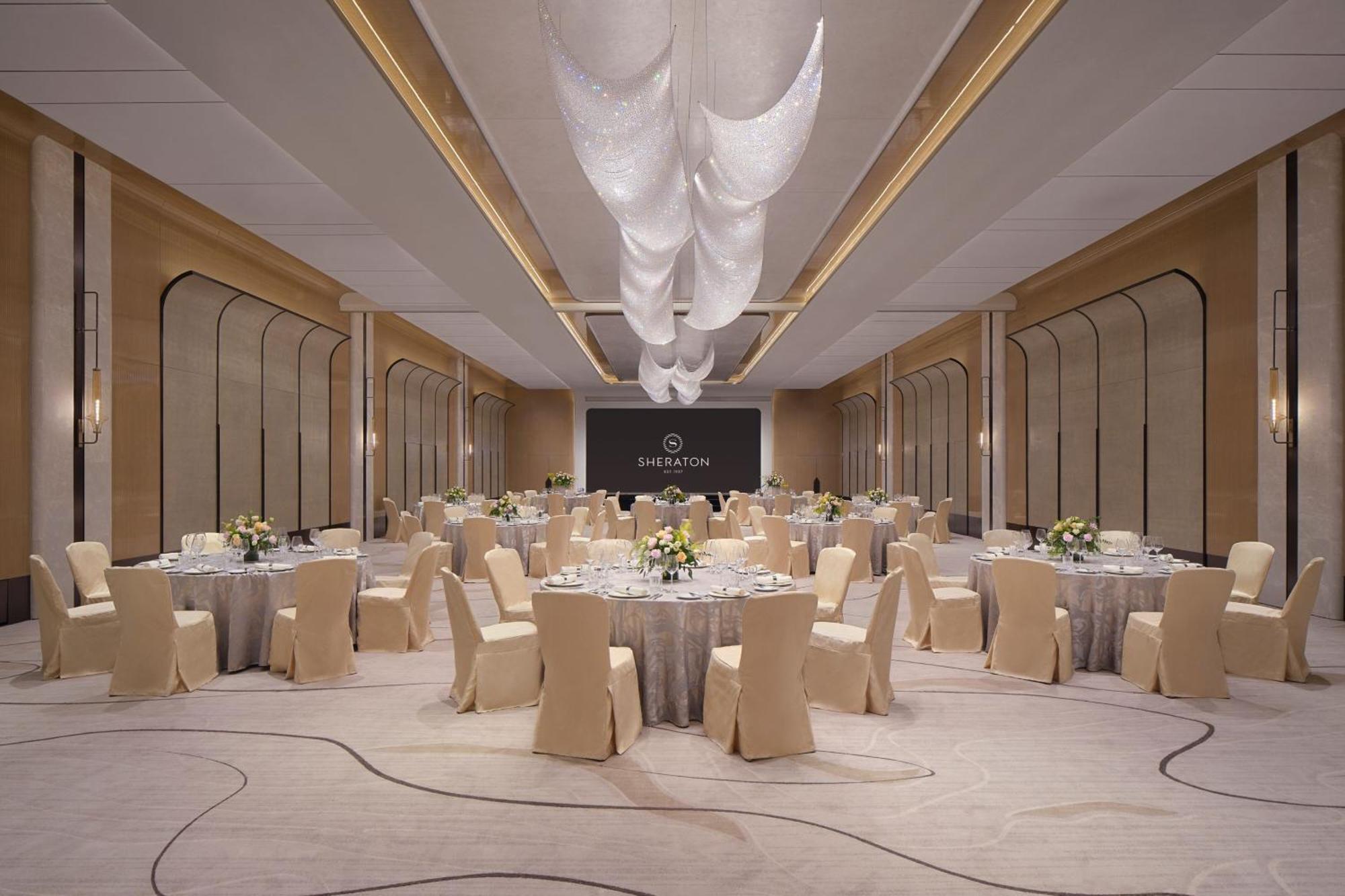 Sheraton Hong Kong Hotel & Towers Экстерьер фото